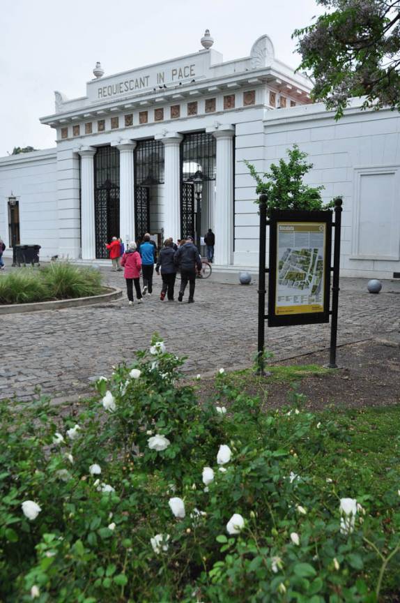 Chegando ao Cemitério da Recoleta, em Buenos Aires, na Argentina